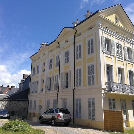 Appartement Indus En Centre Ville Avec Parking Honfleur Exterior foto