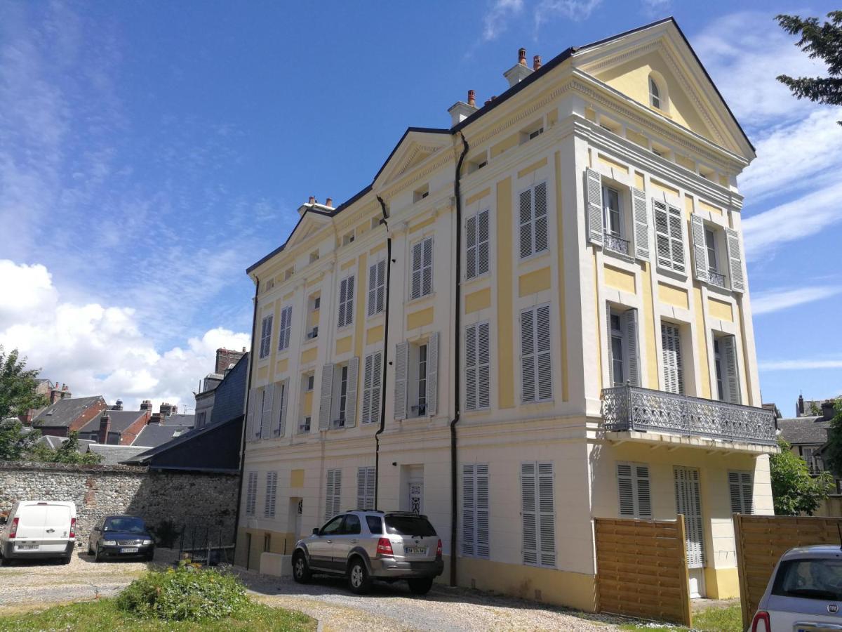 Appartement Indus En Centre Ville Avec Parking Honfleur Exterior foto
